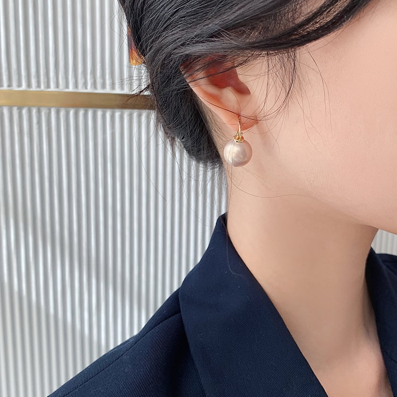 Christmas Gift 2023 New Elegant Lady Style Pearl Pendant Earrings Fashion Simple Korean Woman's Jewelry Luxury Christmas Party Unusual Earrings