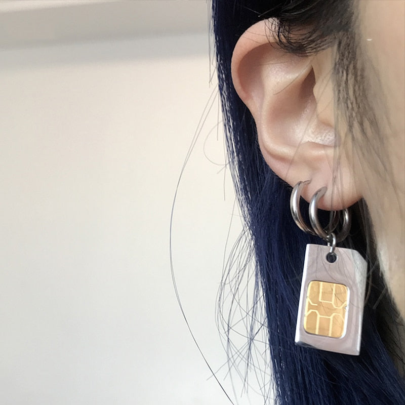 Aveuri 2023 Funny SIM Card Shape Metal Hoop Earrings For Women Girl Harajuku Punk Hip Hop Unique Geometric Earrings Cool Trendy Jewelry 2023