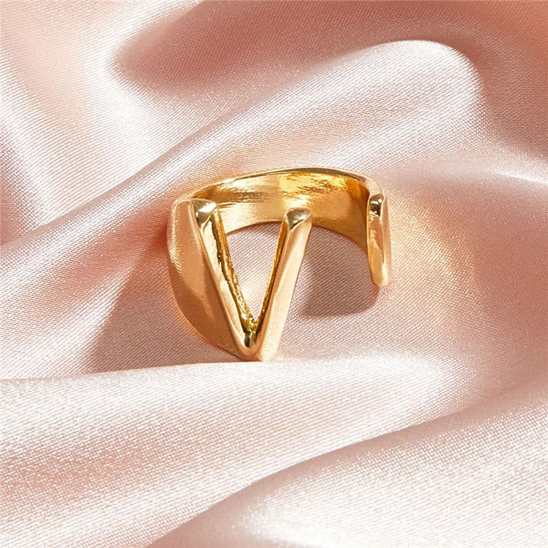 Aveuri 2023 New Trendy A-Z Initial Letter Ring Women Luxury Gold Color Open Adjustable Letter Ring For Women Jewelry Gift