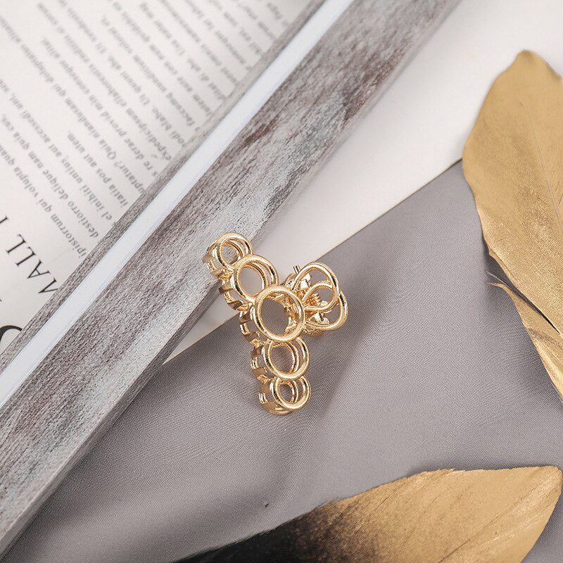 Aveuri Back to school Fashion Gold Silver Hollow Geometric Hair Clips Metal Hair Claw Cross Hairclip Headband Hairpin Hair Crab Women Hair Accessories