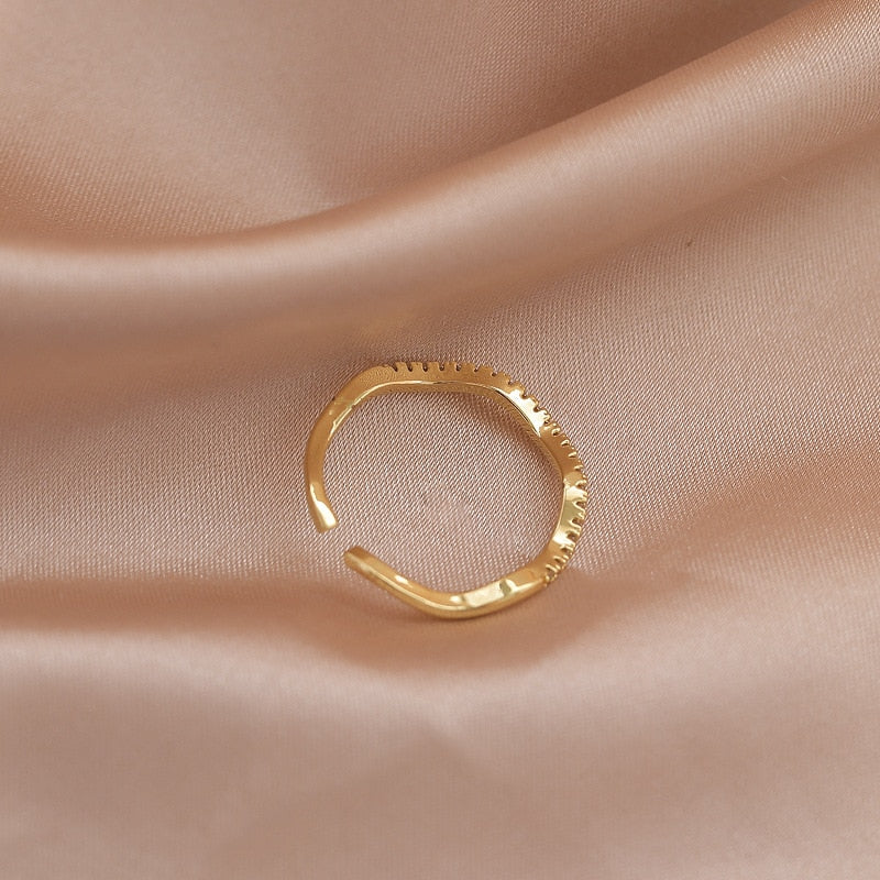 Aveuri Japanese and Korean Niche Simple Ring Gift Hollow design Gift idea Gold Ring Adjustable opening