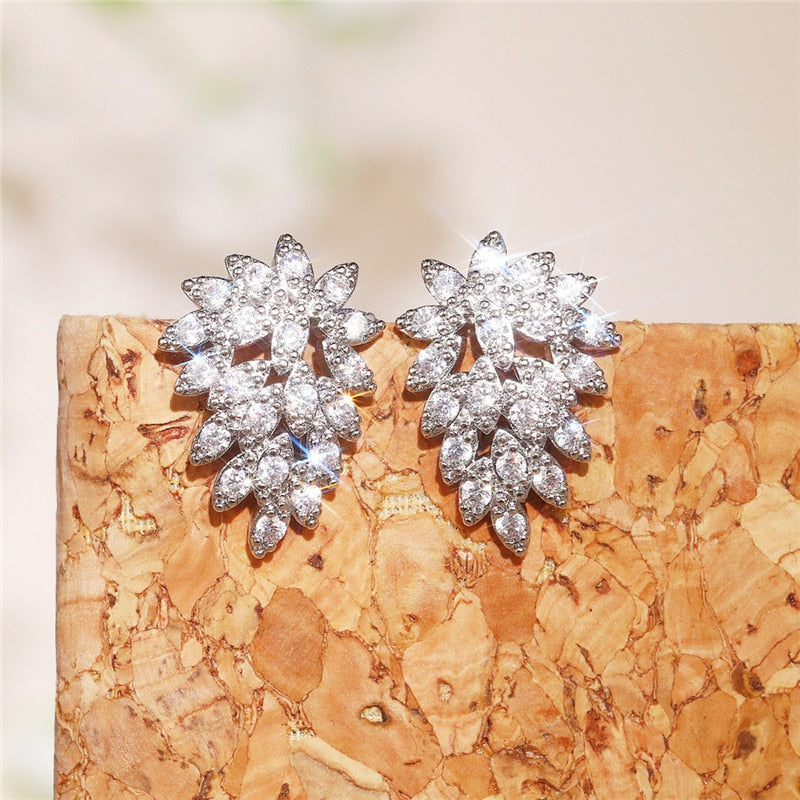 Graduation gift Aesthetic Crystal Flower Stud Earrings Women for Engagement Wedding Party Female Ear Fashion Jewelry with Brilliant CZ