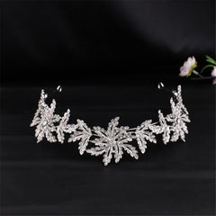 Aveuri Silver Plated Floral Flowers Bride Hair Accessories Handmade Crystal Bridal Starry Wedding Hair Comb Rhinestone Tiaras Crown