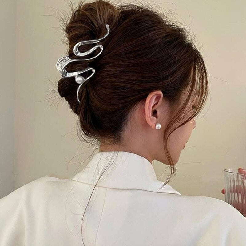Aveuri Exquisite Arc Pearl Hair Claws For Women Fashion Metal Geometric Hair Clamps Hair Clips Hairpins Girl Hair Accessories Headwear