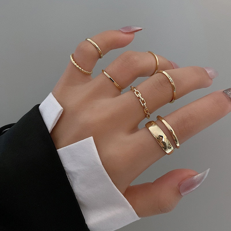 Aveuri  7pcs Fashion Jewelry Rings Set Hot Selling Metal Hollow Round Opening Women Finger Ring for Girl Lady Party Wedding Gifts