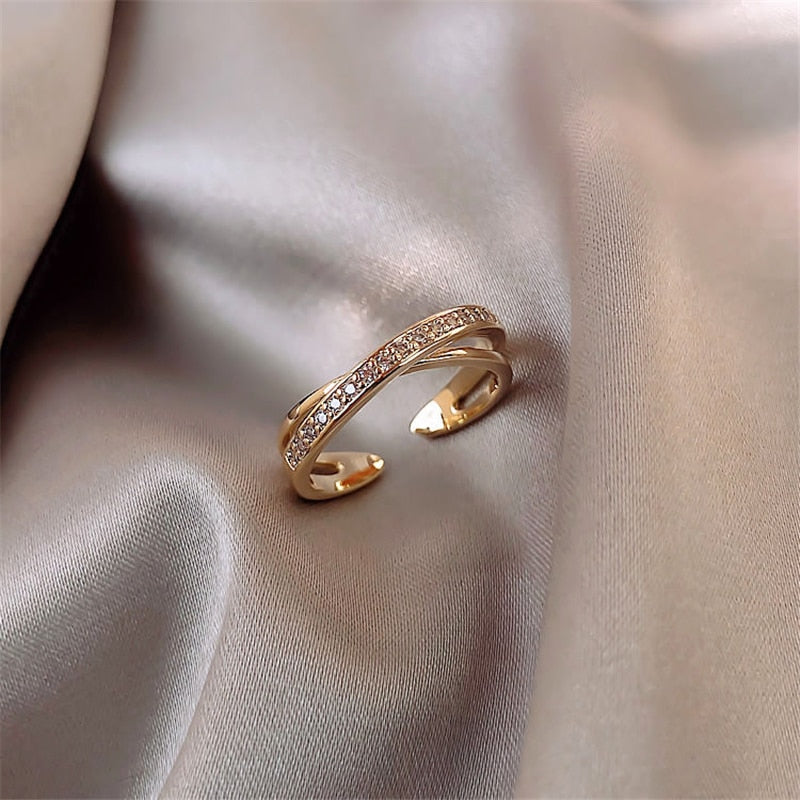 Aveuri Japanese and Korean Niche Simple Ring Gift Hollow design Gift idea Gold Ring Adjustable opening 240920