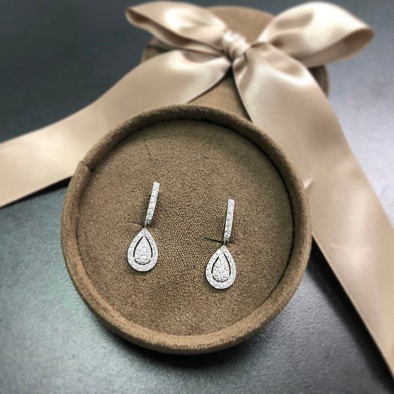 Aveuri Dainty Water Drop Shaped Dangle Earrings Crystal Cubic Zirconia Earrings for Women Temperament Wedding Trend Ear Jewelry