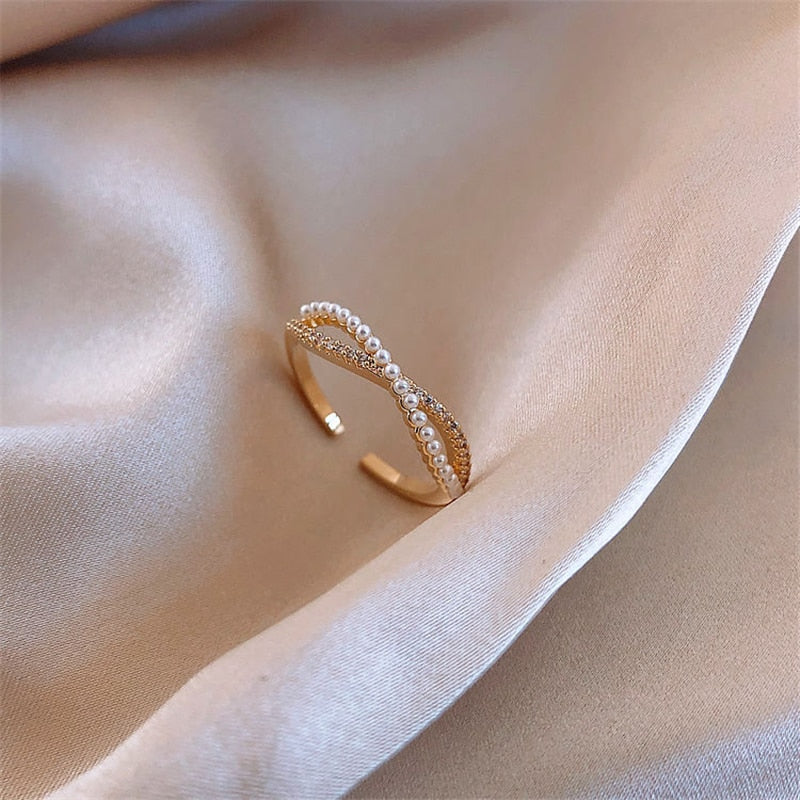 Aveuri Japanese and Korean Niche Simple Ring Gift Hollow design Gift idea Gold Ring Adjustable opening