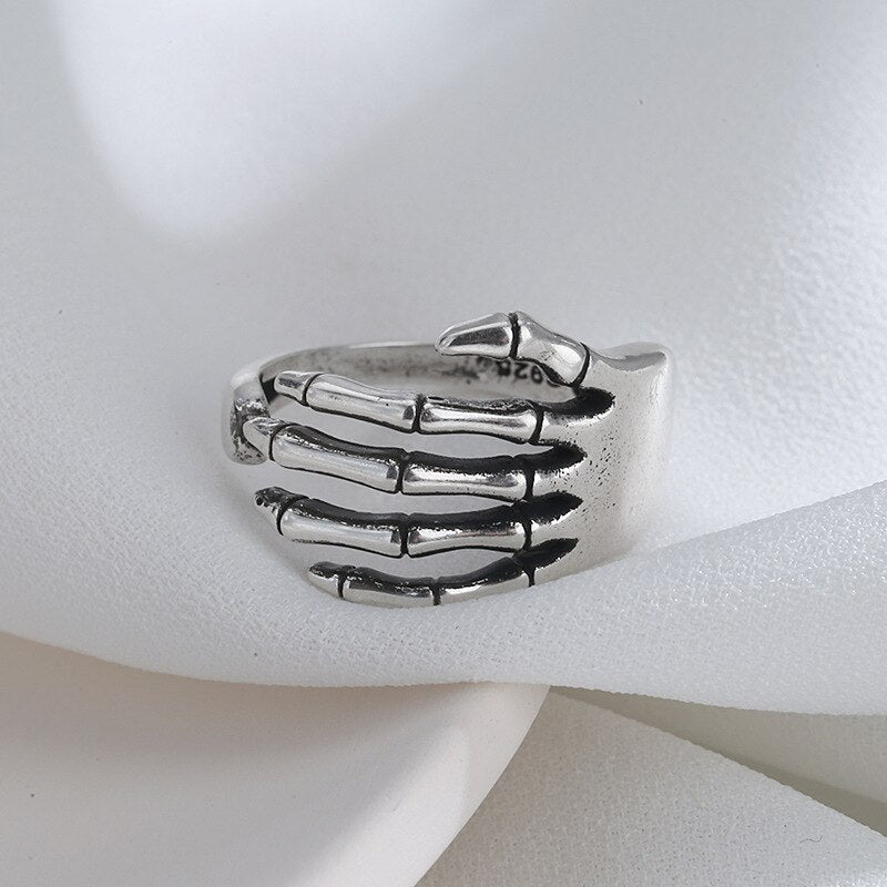 Trend Resizable Silver Plated Ring Punk Rock Vintage Creative Skeleton Hand Loop Party Jewelry finger ring for Women Girl kof