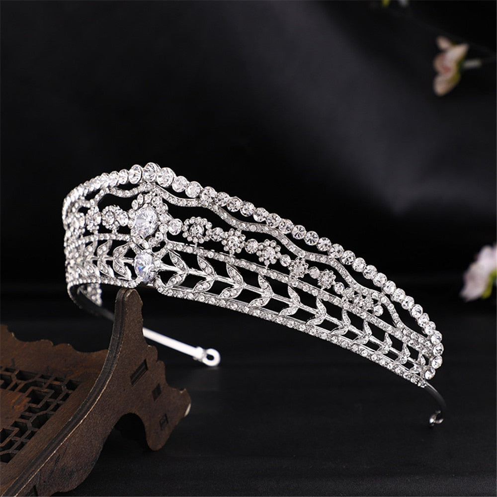 Aveuri Bride Crown Diamond Princess Crown Wedding Dress Accessories Rhinestones Tiara Hair Jewelry Gift