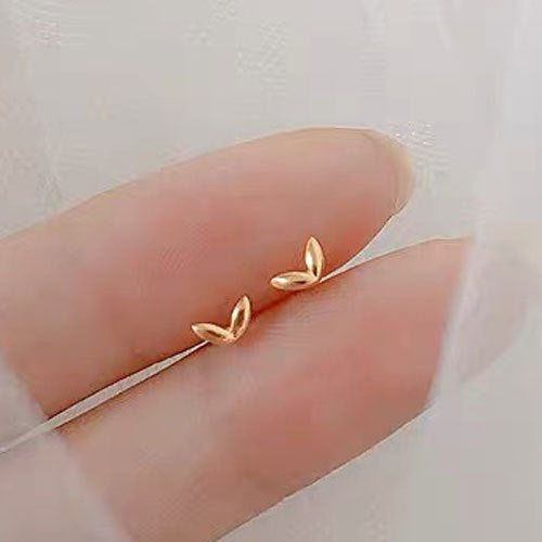 Aveuri Simple Butterfly Smooth Mini Small Animal Flower Crown Heart Stud Earring