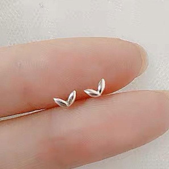 Aveuri Simple Butterfly Smooth Mini Small Animal Flower Crown Heart Stud Earring