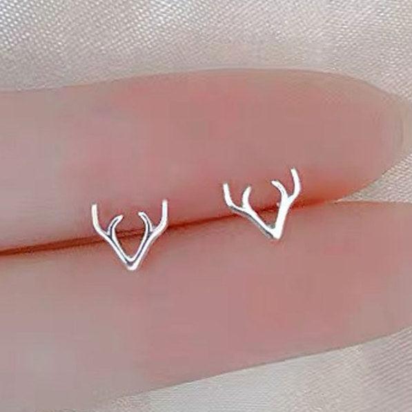 Aveuri Simple Butterfly Smooth Mini Small Animal Flower Crown Heart Stud Earring