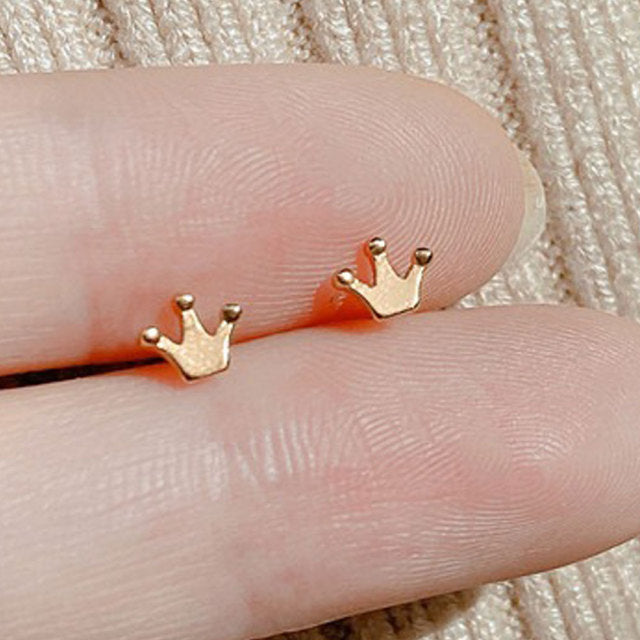 Aveuri Simple Butterfly Smooth Mini Small Animal Flower Crown Heart Stud Earring