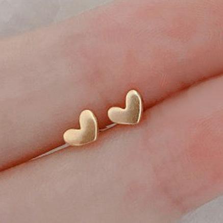 Aveuri Simple Butterfly Smooth Mini Small Animal Flower Crown Heart Stud Earring